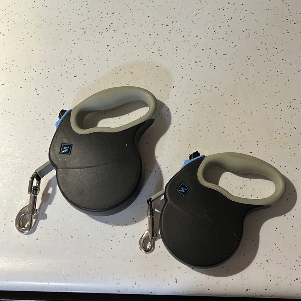 To retractable dog leashes